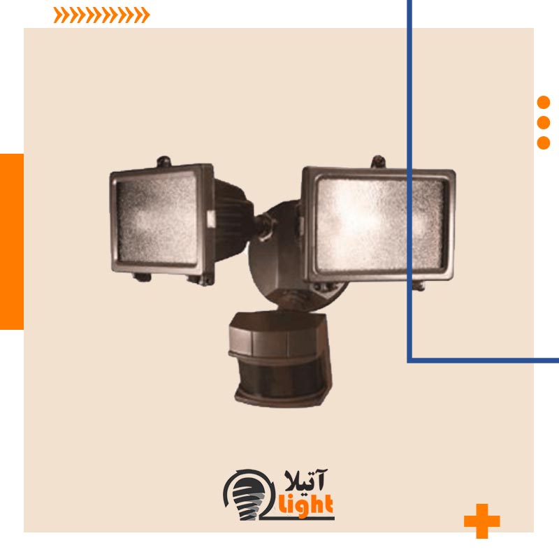 چراغ دیواری حیاط