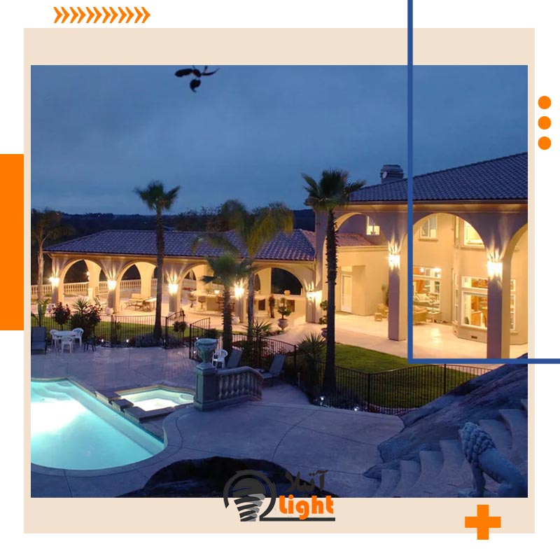 چراغ دیواری حیاط