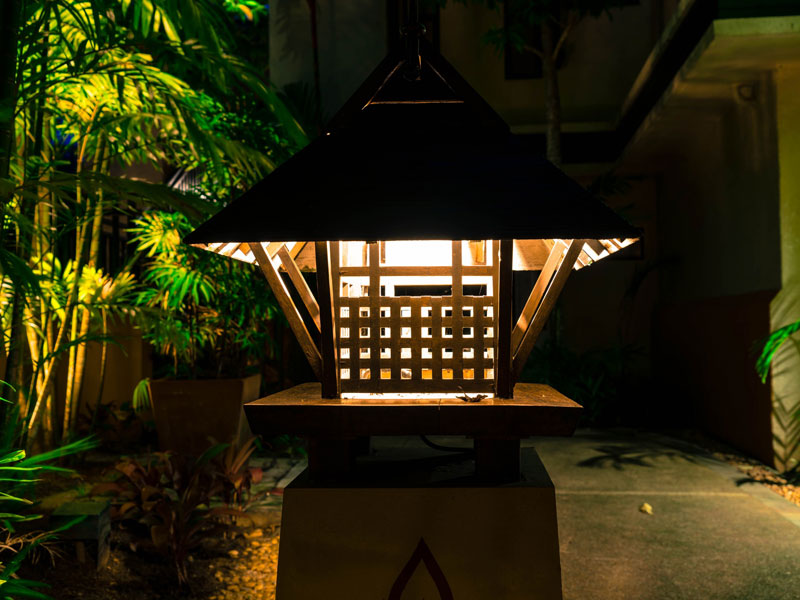 چراغ حیاطی و باغی مدرن