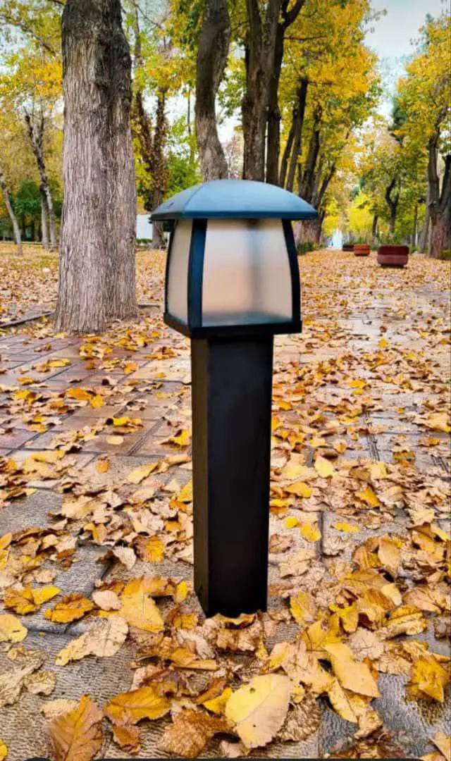 Modern metal lawn lamp چراغ چمنی مدرن فلزی3